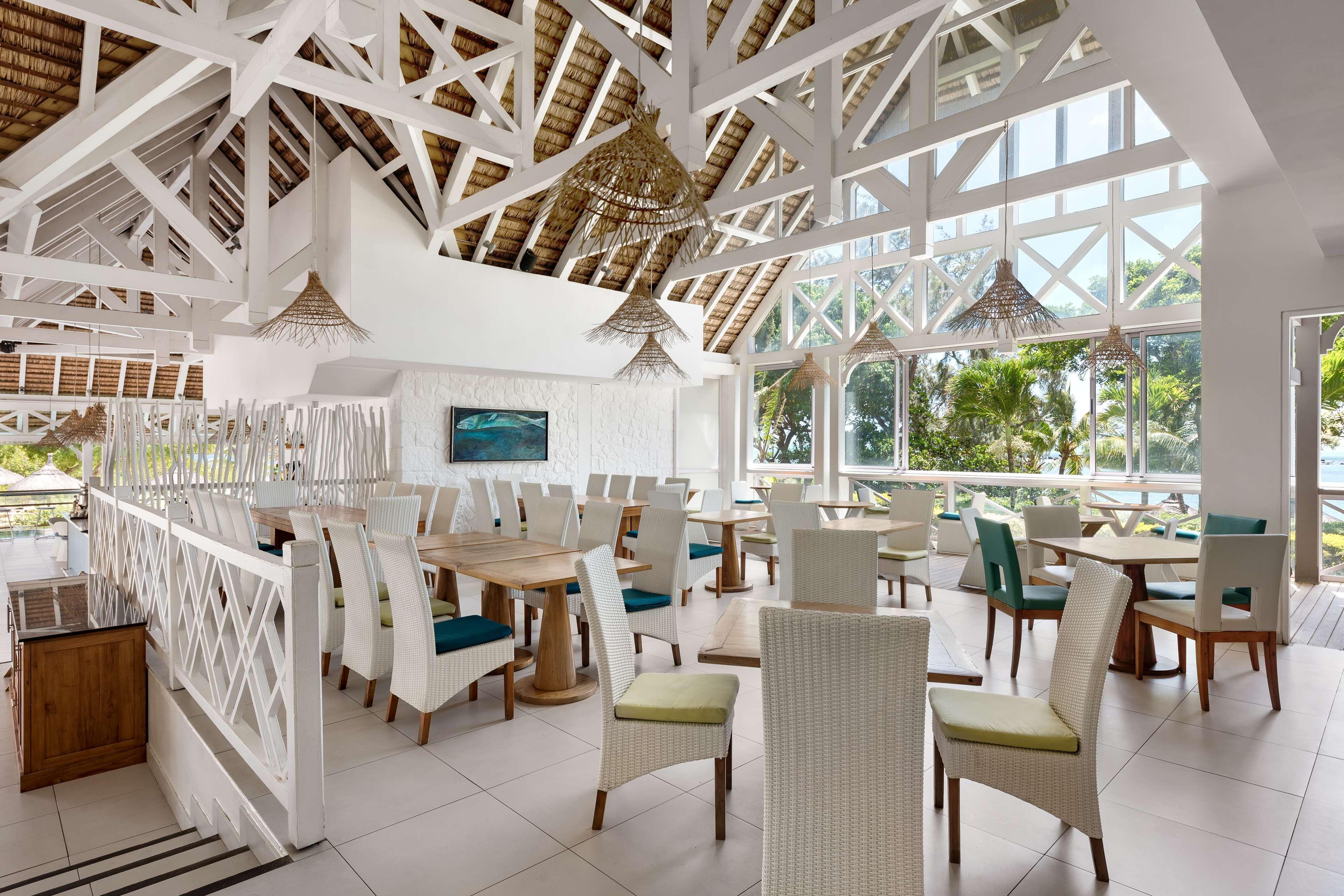 Radisson Blu Azuri Resort&Spa Roches Noires Exterior foto