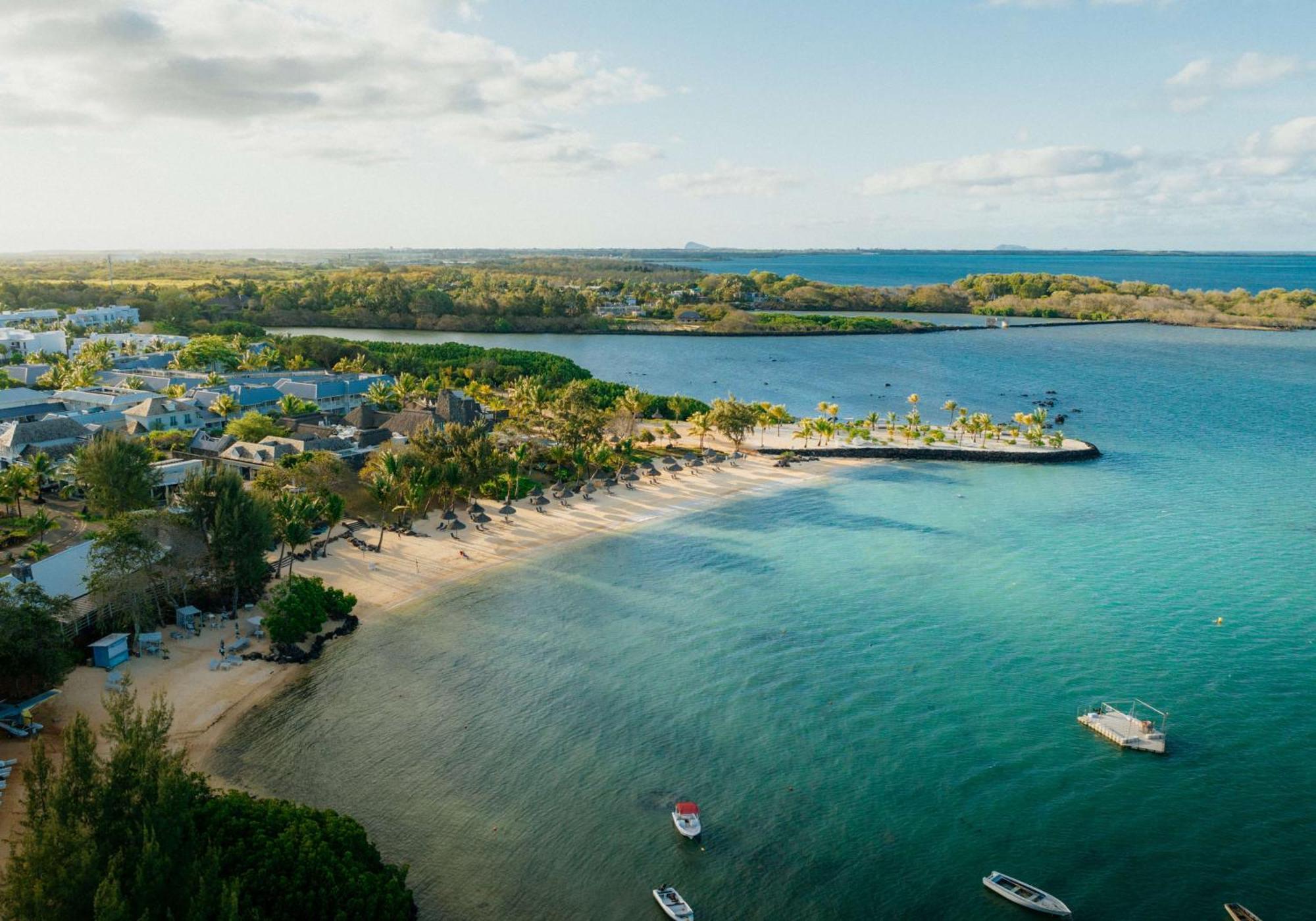 Radisson Blu Azuri Resort&Spa Roches Noires Exterior foto