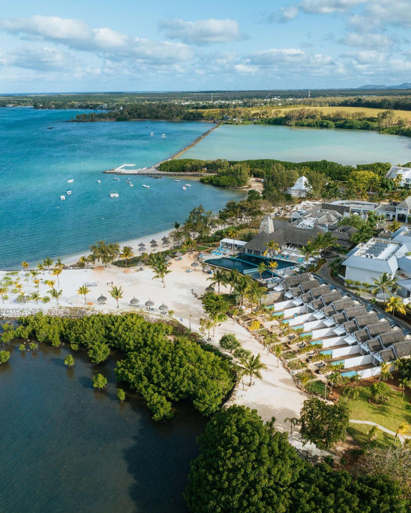 Radisson Blu Azuri Resort&Spa Roches Noires Exterior foto