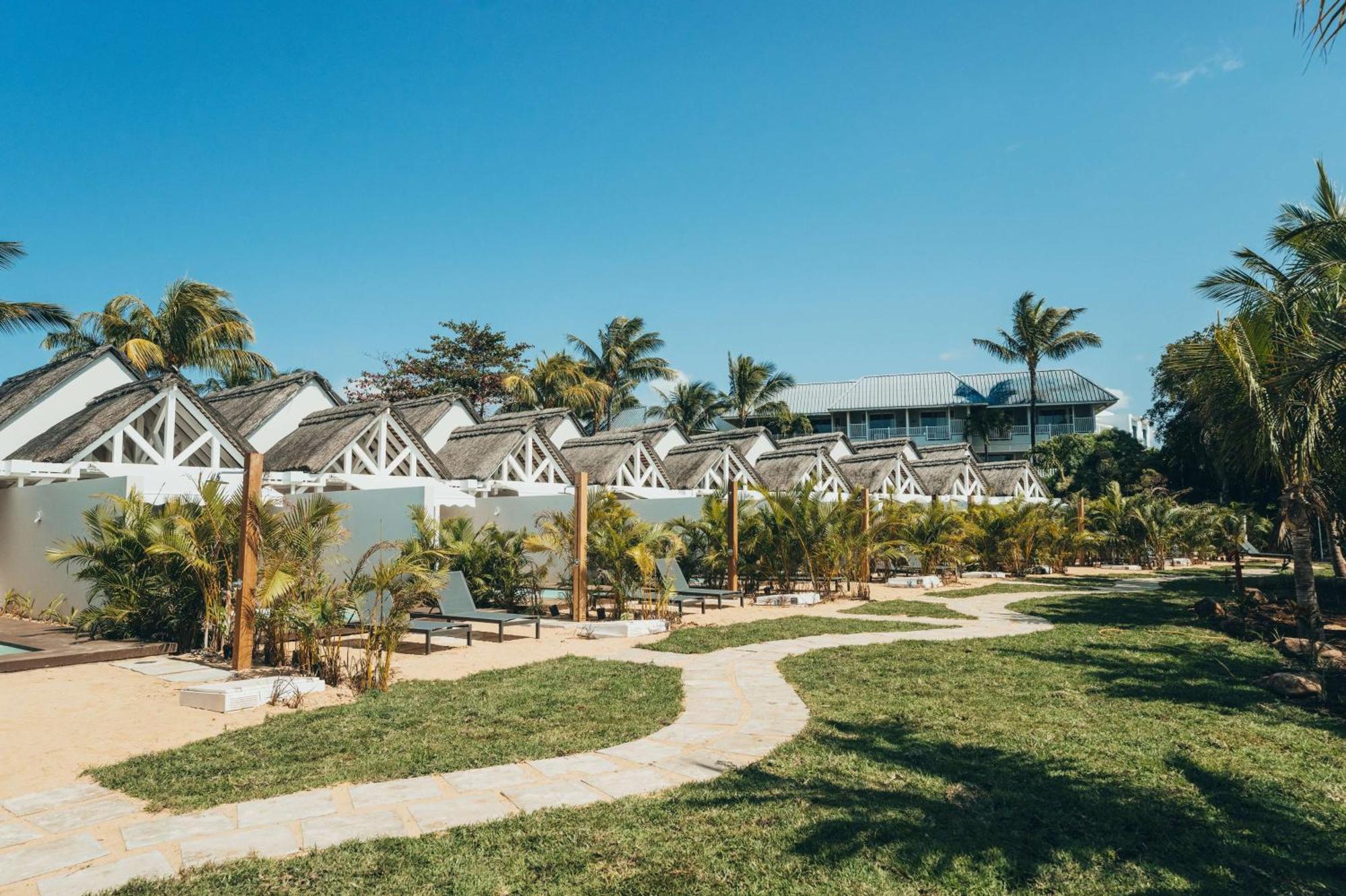 Radisson Blu Azuri Resort&Spa Roches Noires Exterior foto